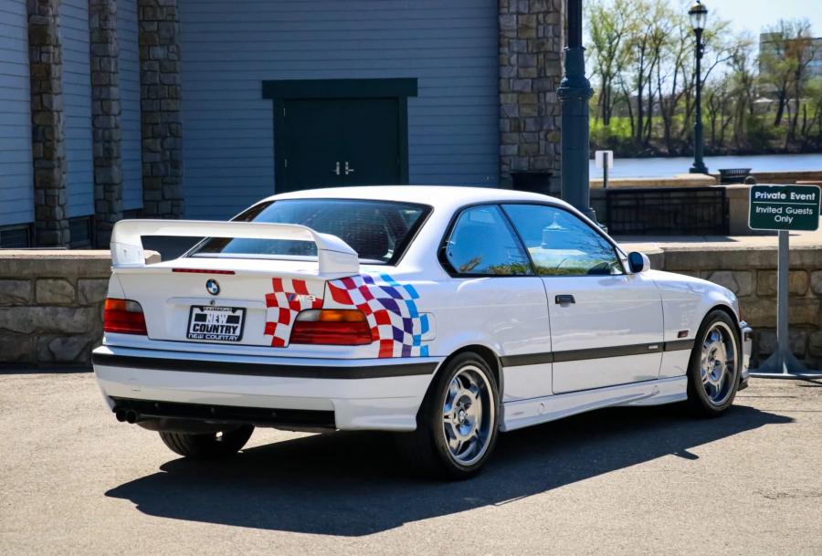  BMW M3 Lightweight (E36) 1995 года  (US) (фото 9 из 58)